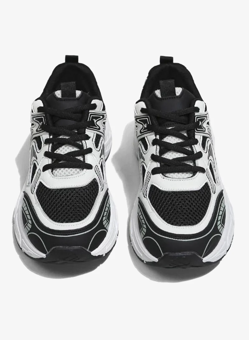 تايك تو حذاء سنيكرز شبكي برباط وبألوان متباينة